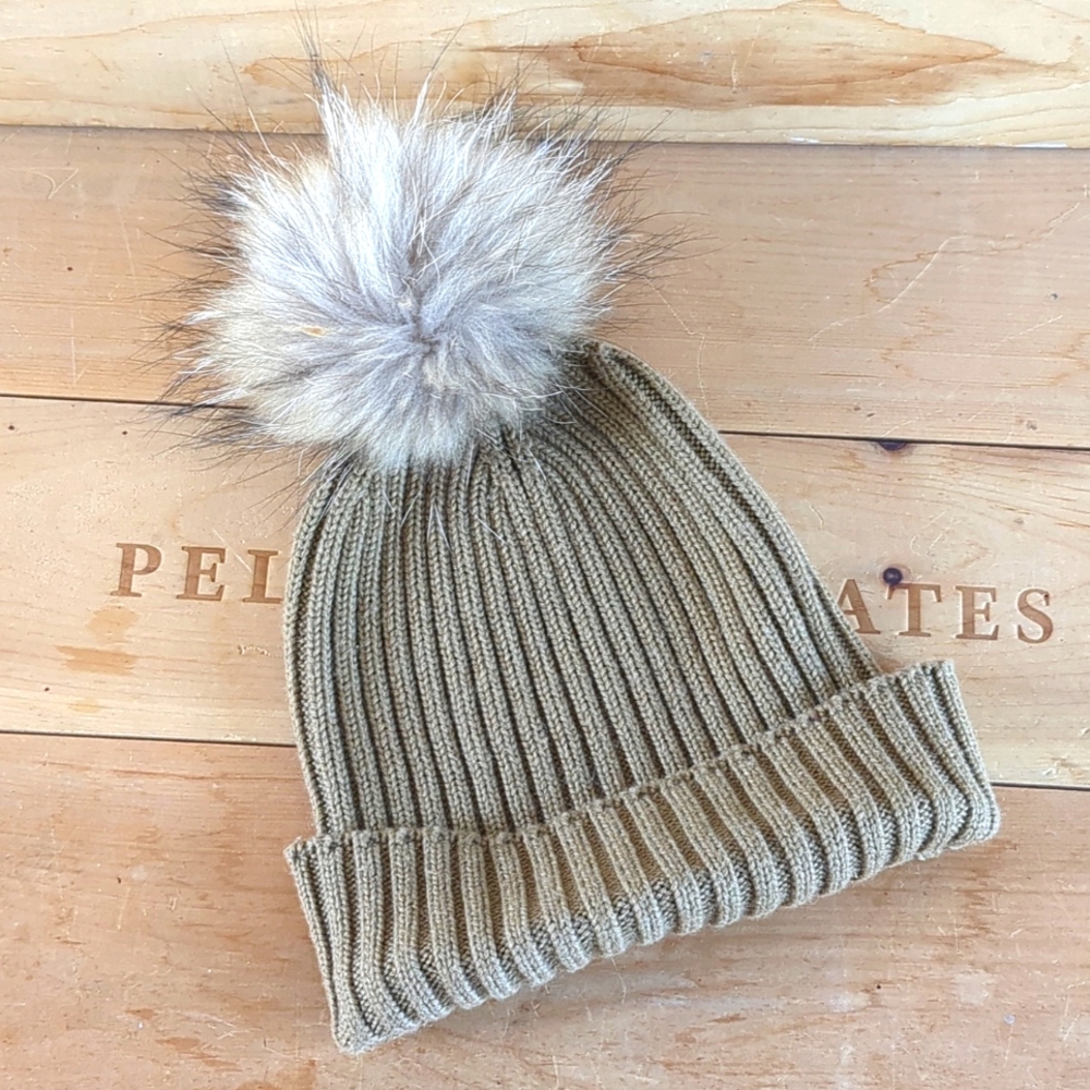 Fur Pom Pom knit hat NWOT